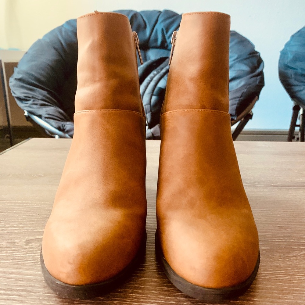 Faux-Leather, Chelsea-Style Brown Boots w/ Zipper.